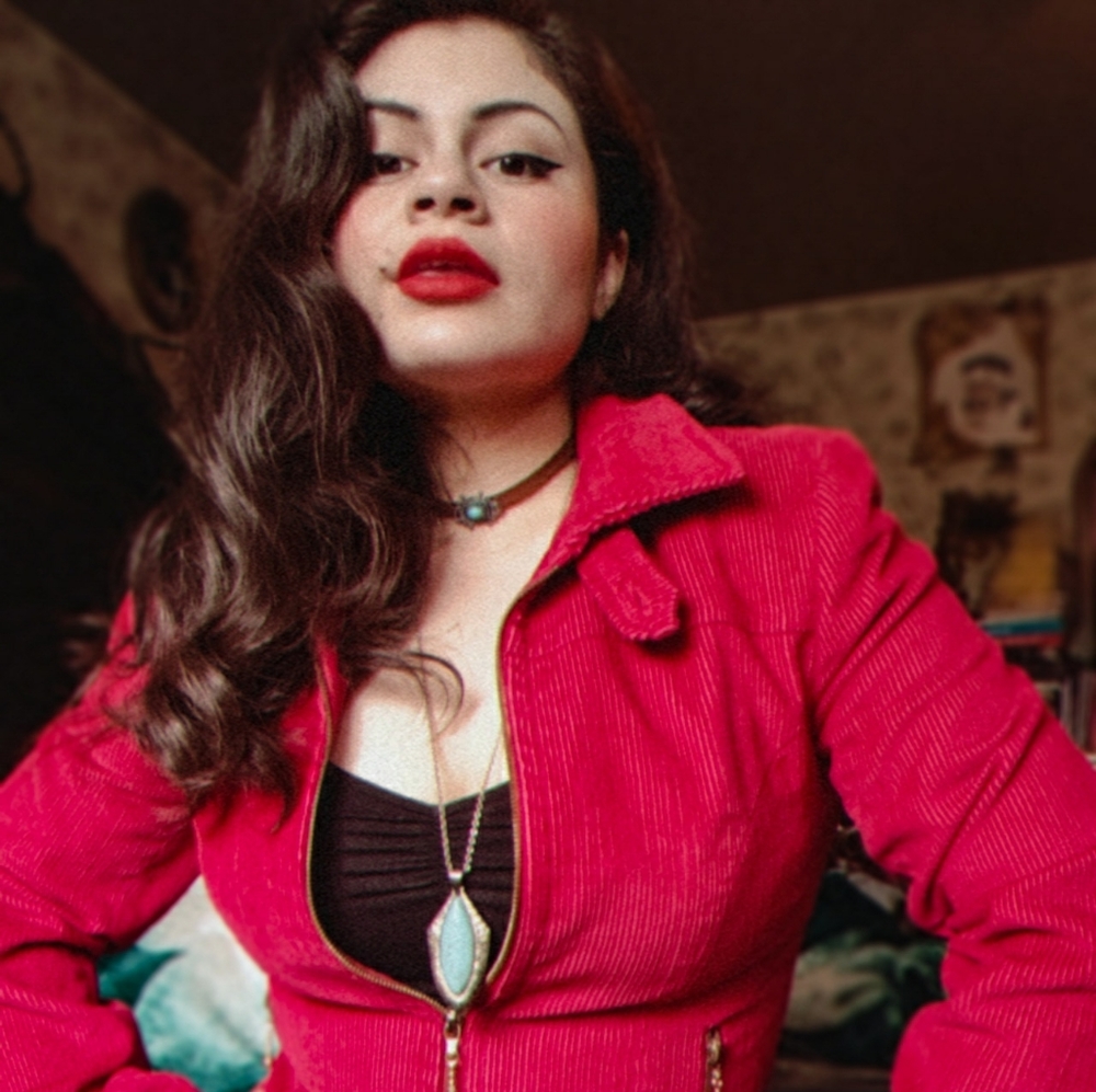 Meet your Posher, Elvira